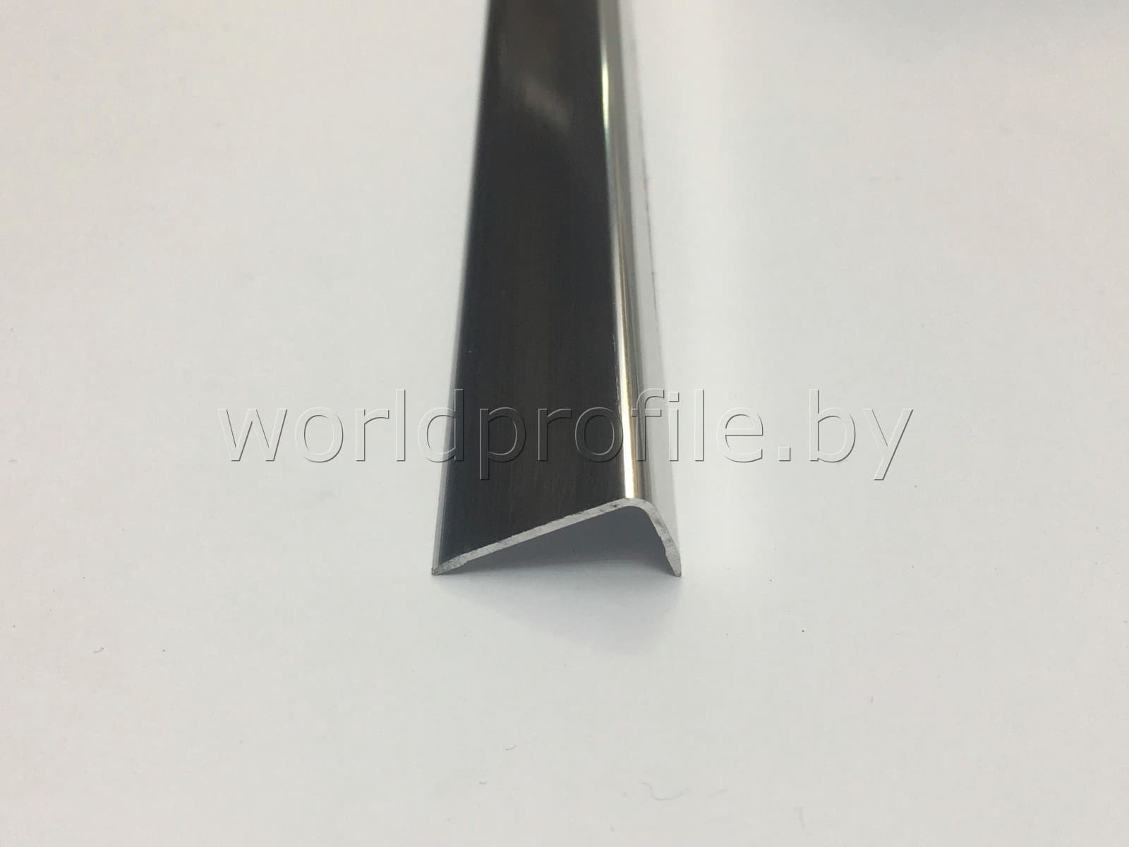 Уголок алюминиевый 10х20х1 (2,7 м), цвет серебро глянец